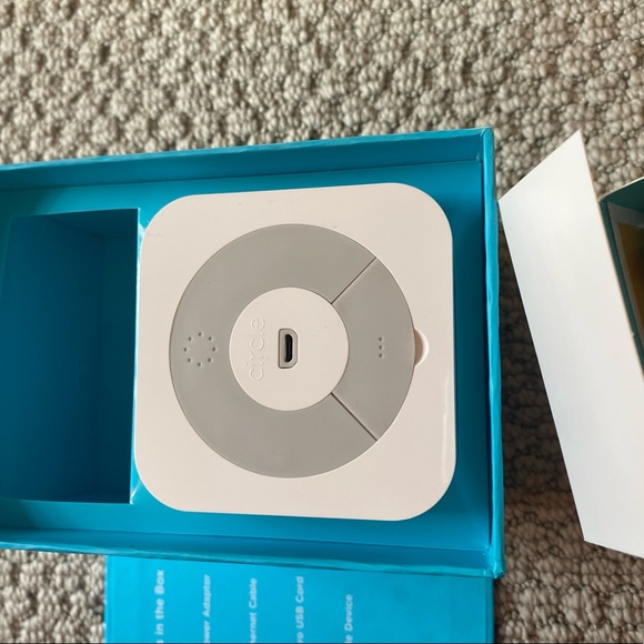 Disney+ circle device NEW - Picture 8 of 9